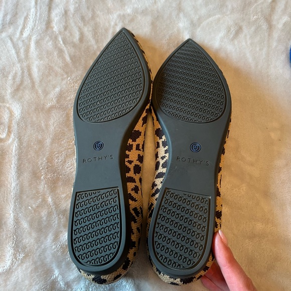 EUC Rothy’s cheetah point 8 - Picture 2 of 3